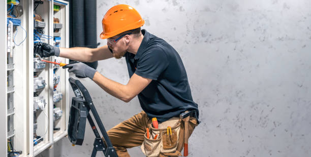 Best Licensed Electrician  in East Farmingdale, NY